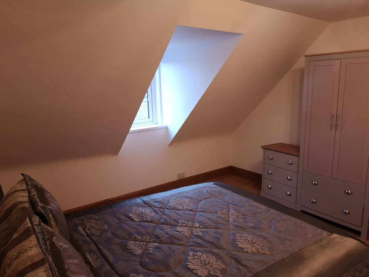 Attic Floor Apartment, City Centre Інвернесс Екстер'єр фото